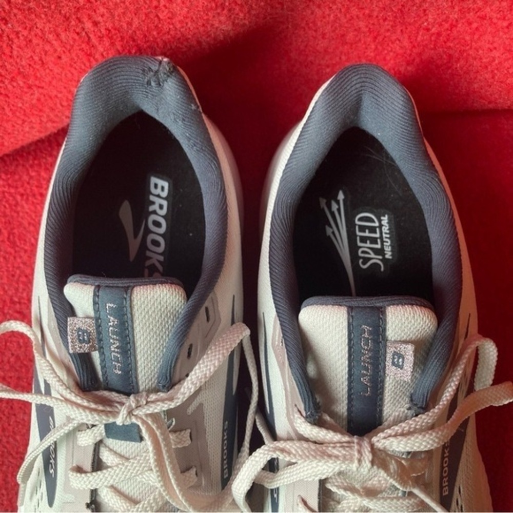 New Balance Men's Pale Pink/Gray Running Shoes - Picture 3 of 7